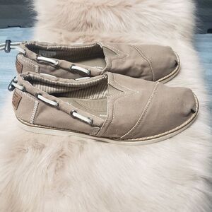 Skechers Womens Chill Luxe Slip-On Shoe